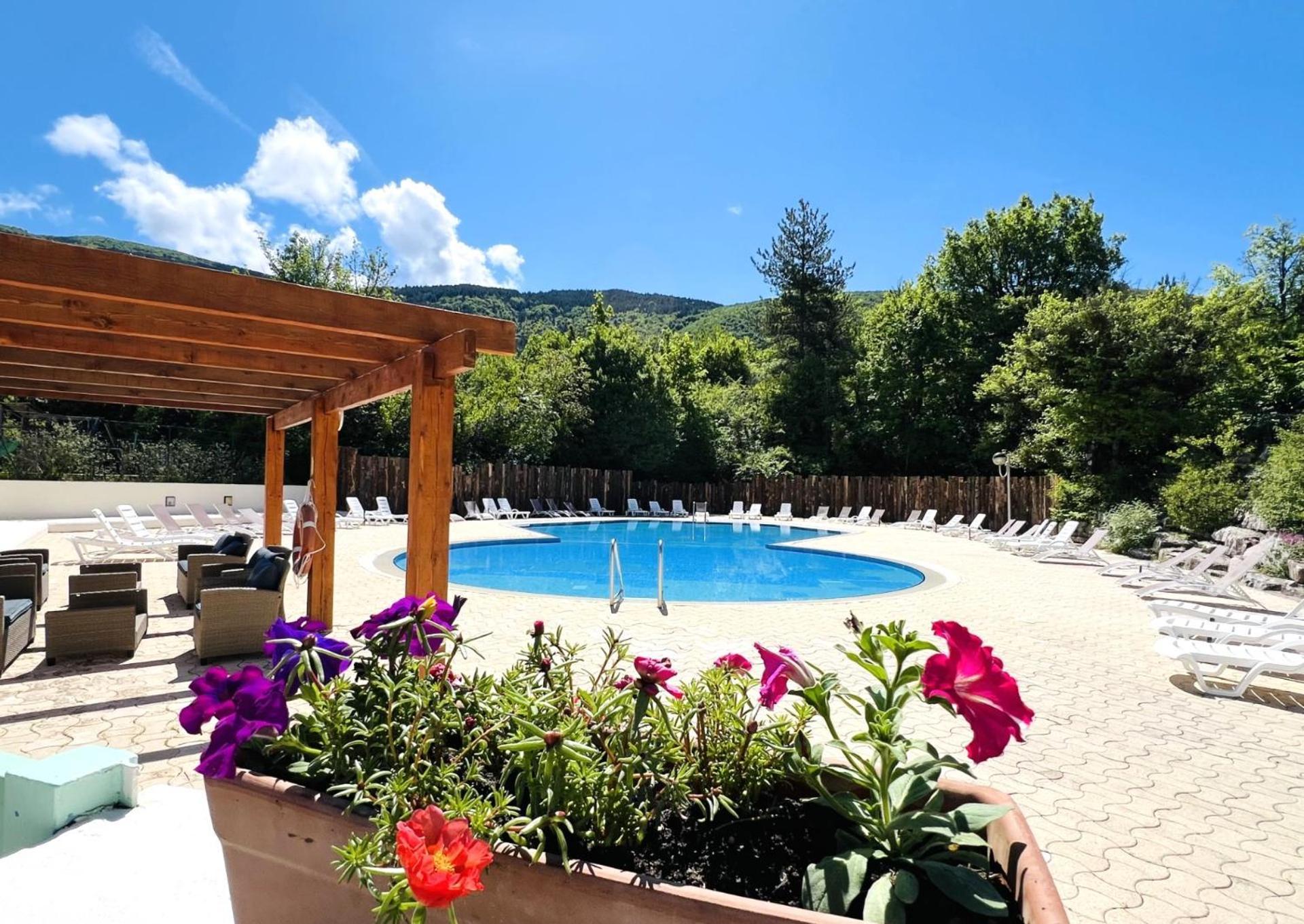 Vacances Leo Lagrange - Le Village Des Lavandes Montbrun-les-Bains Exteriör bild